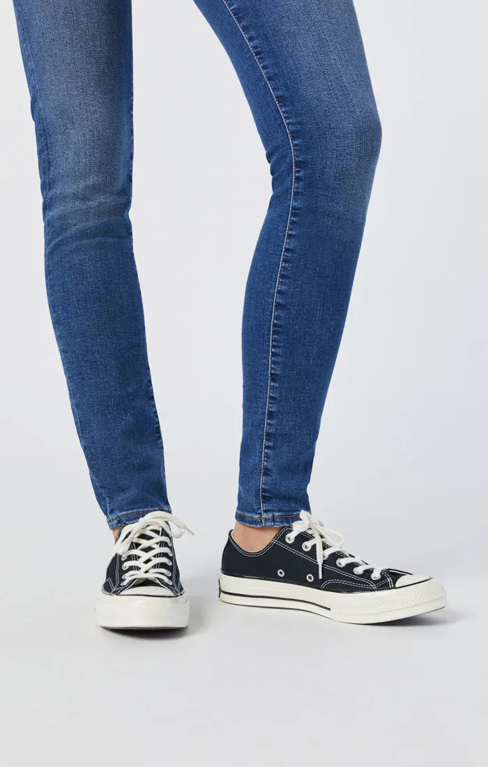 ALEXA SKINNY JEANS IN MID SUPERSOFT