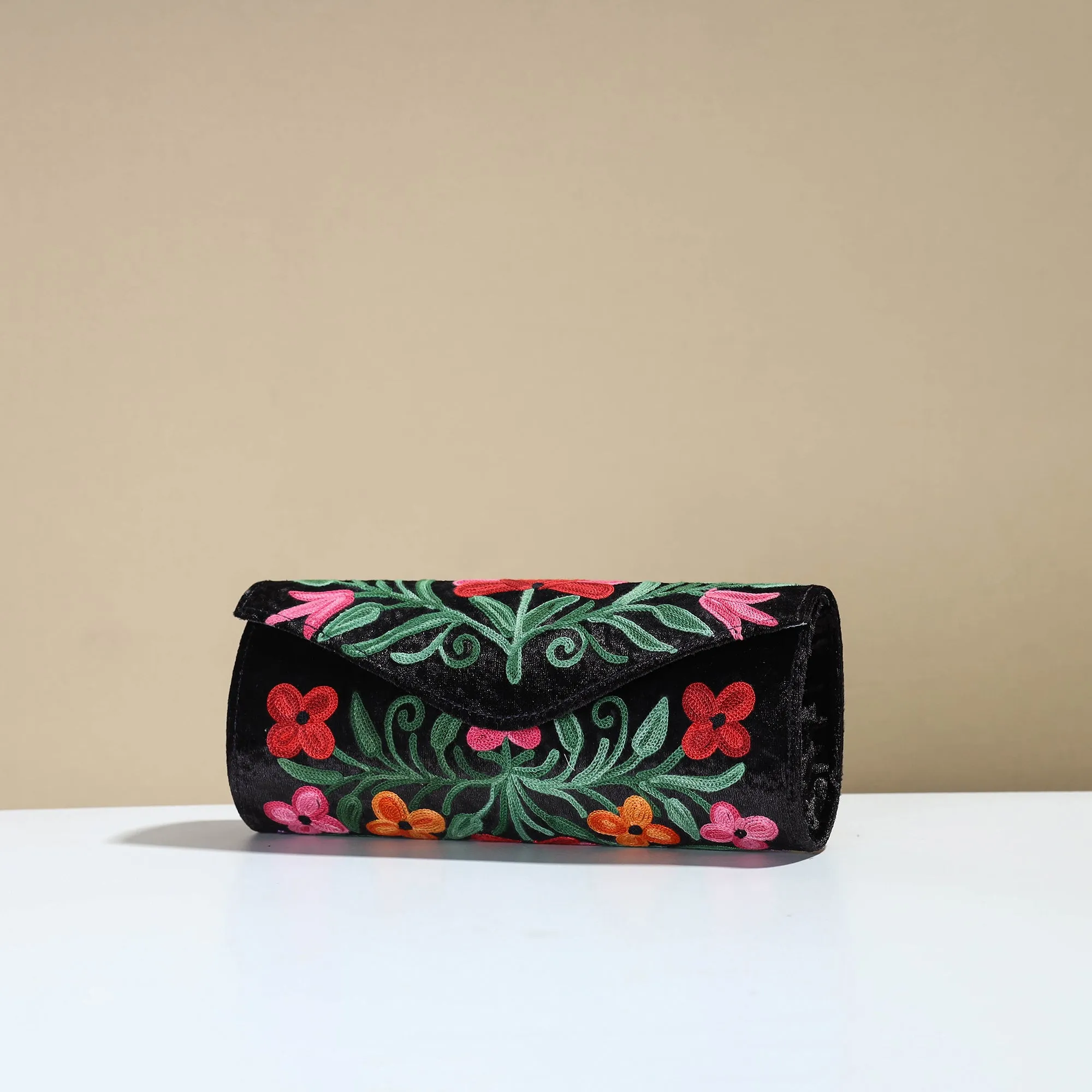 Authentic Kashmiri Crewel Embroidery Velvet Clutch 37