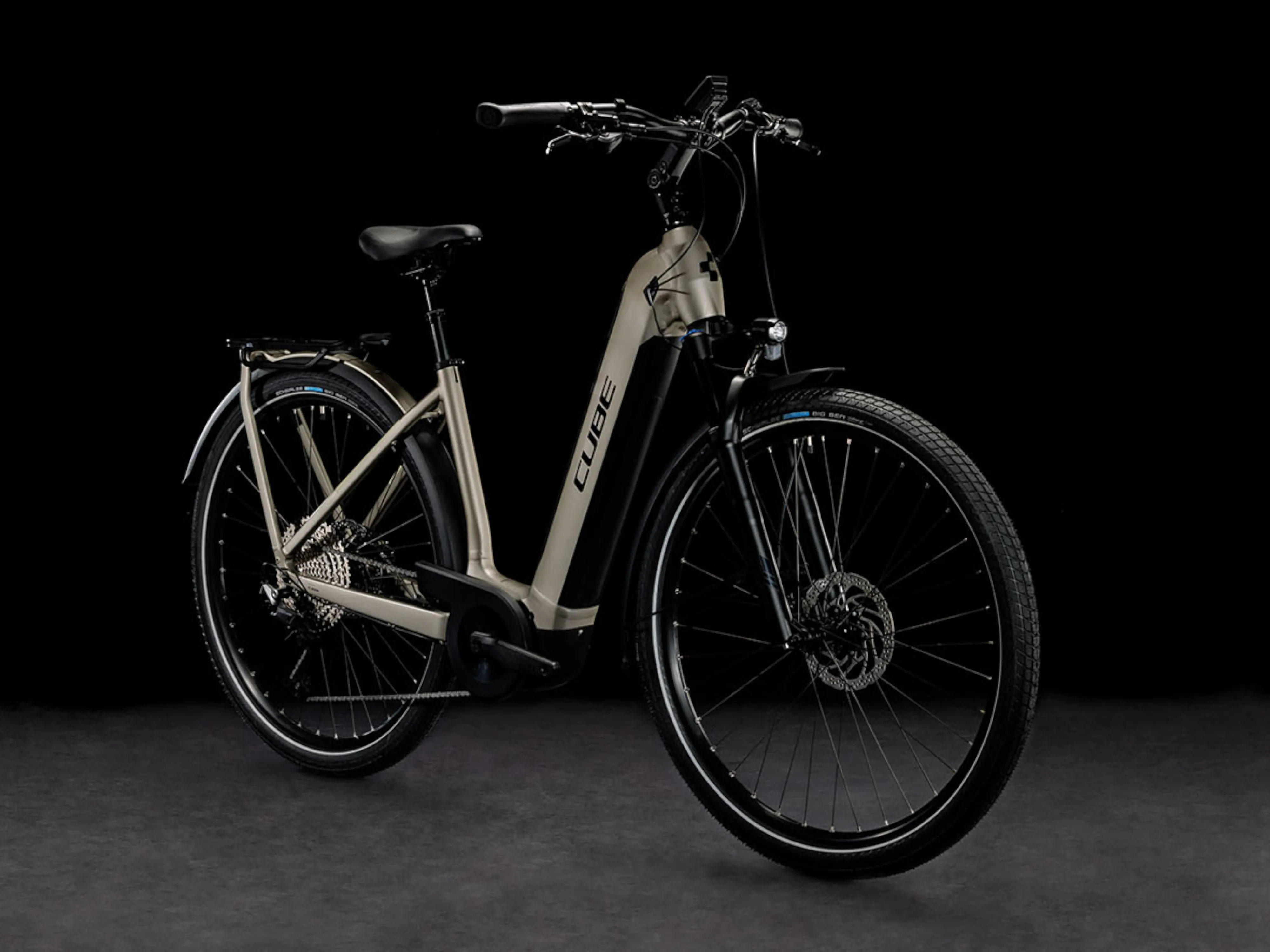 Cube Kathmandu Hybrid Pro 625 | Easy Entry