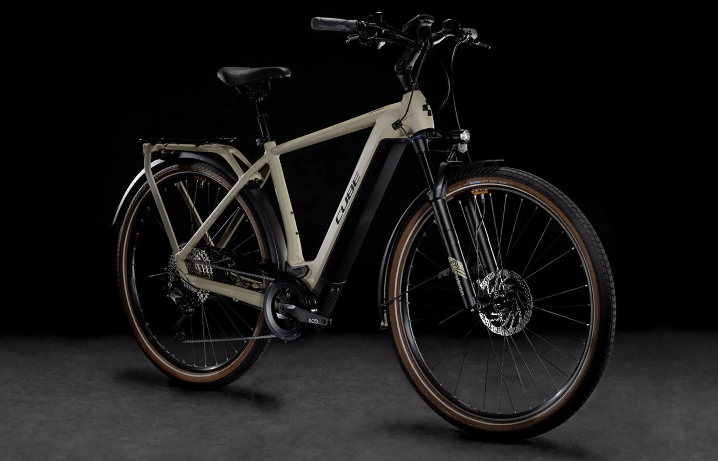 Cube Kathmandu Hybrid Pro 625