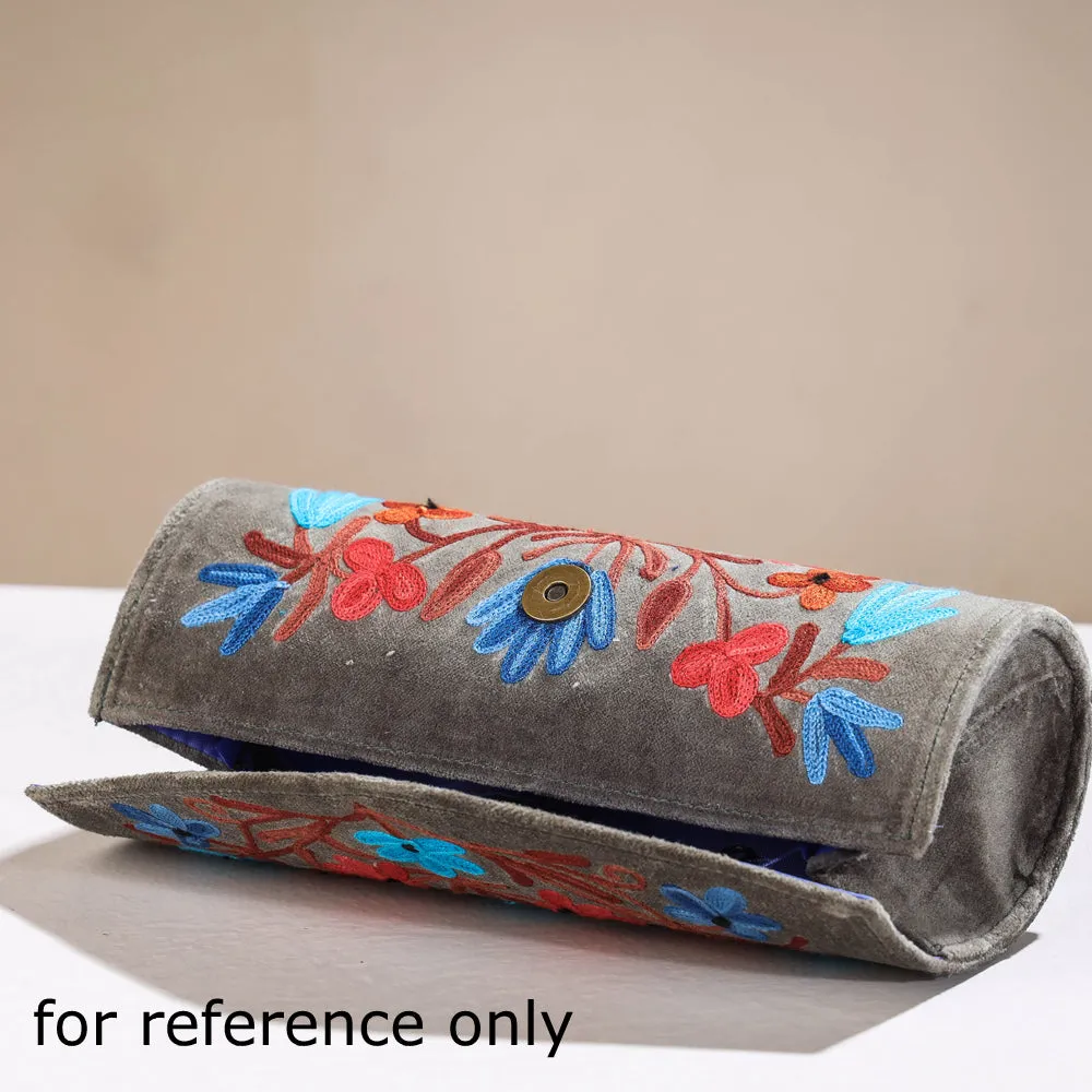 Green - Original Chain Stitch Crewel Embroidery Velvet Clutch