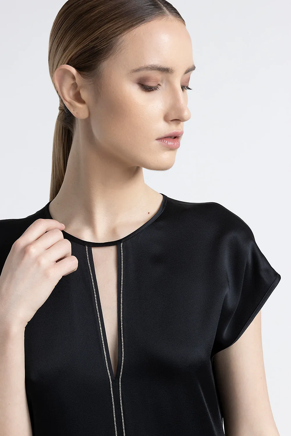 Round neck midi dress