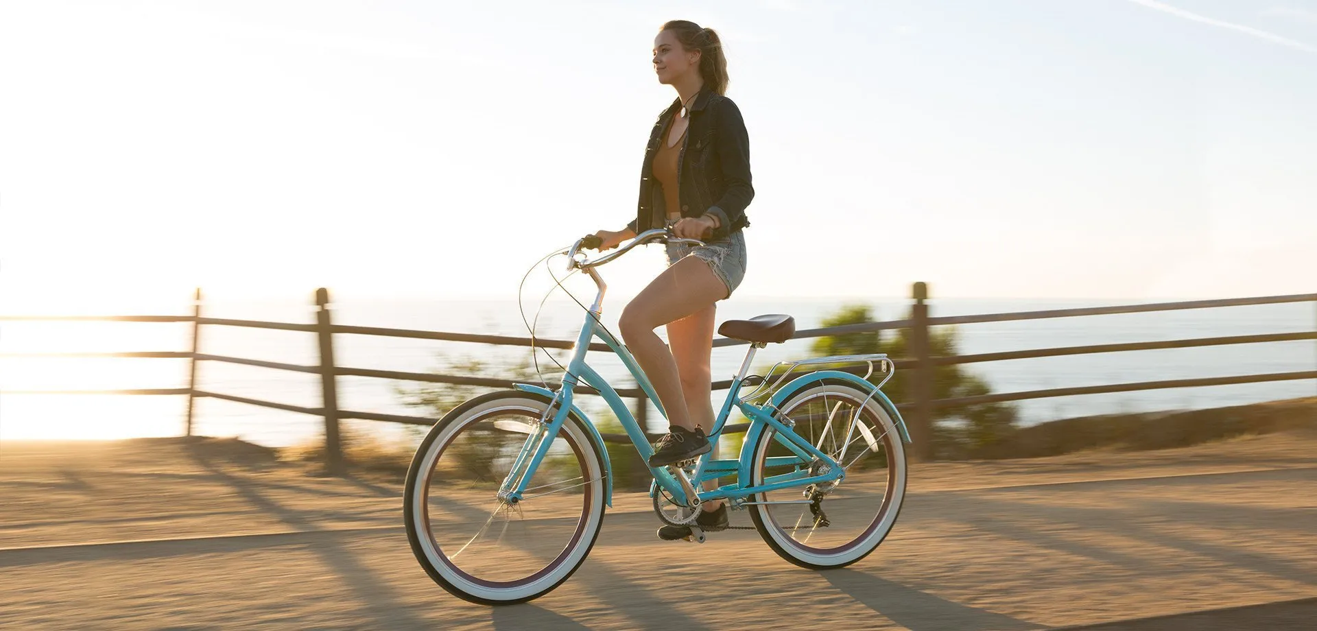 sixthreezero EVRYjourney Deluxe Women's 26" 7-Speed Touring Hybrid Bicycle w/ Integrated Lock, Basket, Light