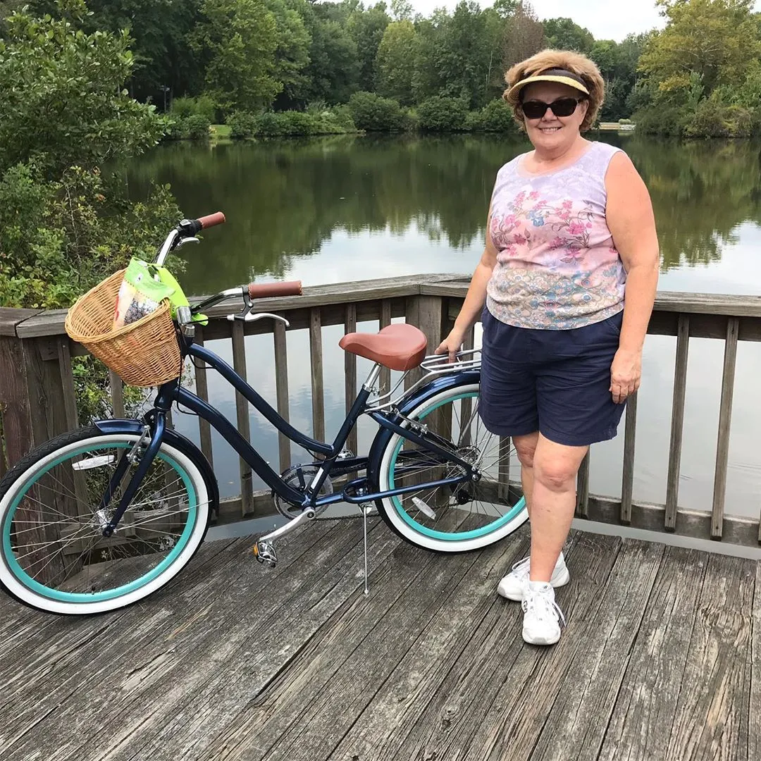 sixthreezero EVRYjourney Deluxe Women's 26" 7-Speed Touring Hybrid Bicycle w/ Integrated Lock, Basket, Light